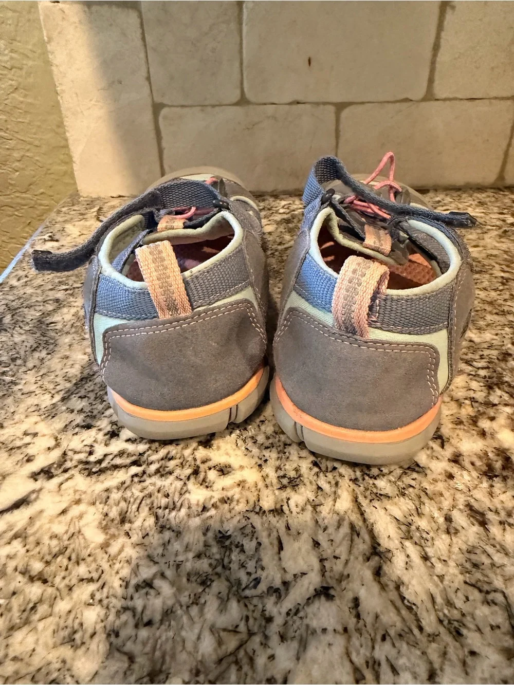 KEEN Seacamp II CNX Kids Sandals Youth 4 pink Aqua Closed Toe Water Shoes